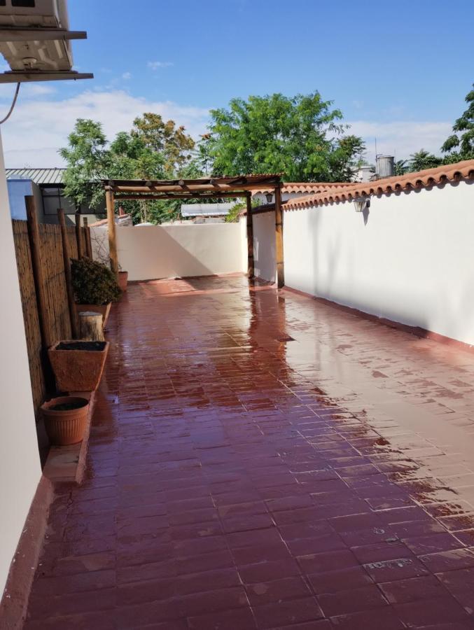 Hostel Terminal Mendoza Bagian luar foto