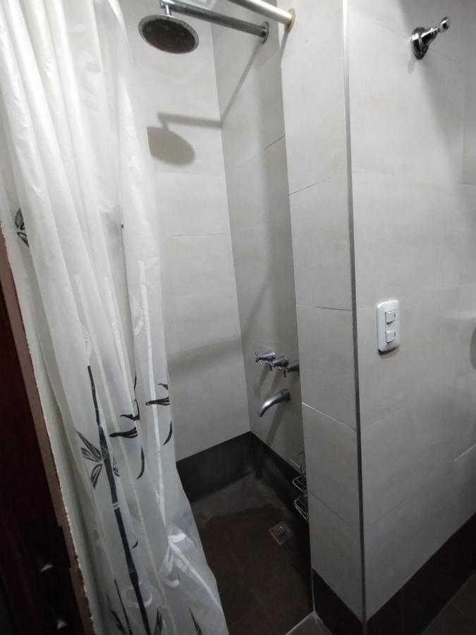 Hostel Terminal Mendoza Bagian luar foto