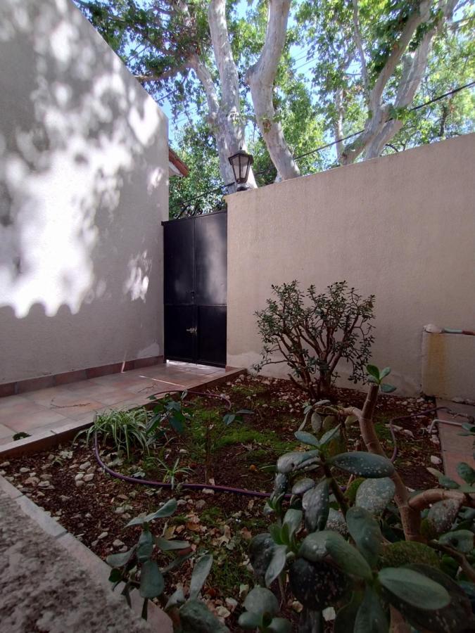 Hostel Terminal Mendoza Bagian luar foto